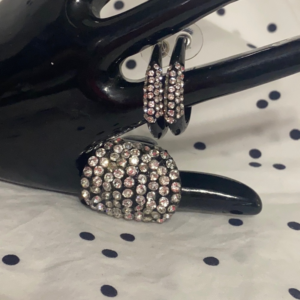 Vintage black rhinestones hoop earrings and ring 💍 set.